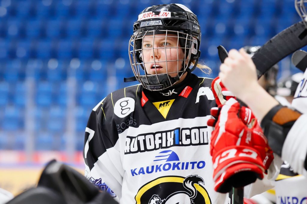 Sari Wäänänen Oulun Kärpät Naiset 2020-2021